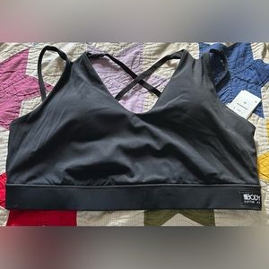 Curve Ultimate Workout Crop•NWT